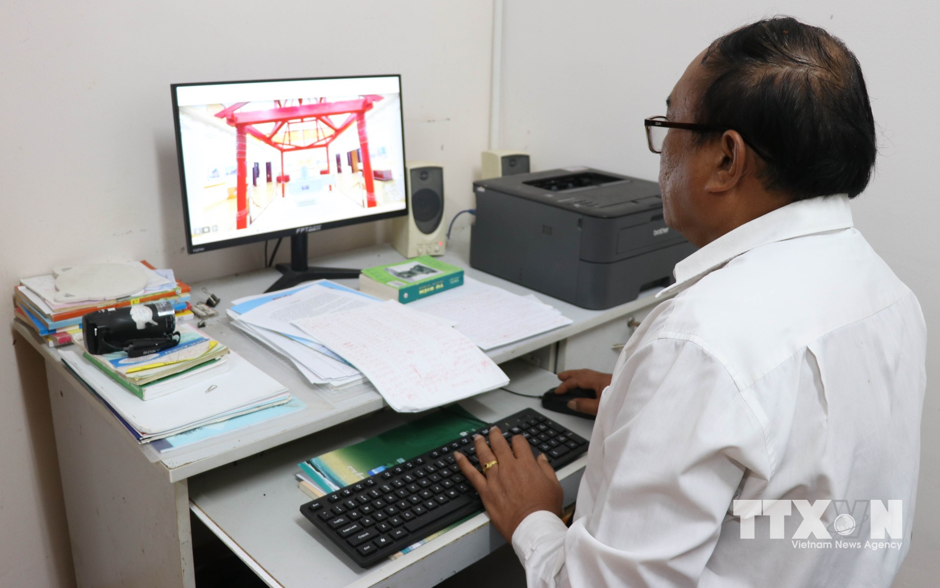 Bảo tàng tỉnh Khánh Hòa ứng dụng công nghệ 3D để tạo, quét và tái hiện không gian, hiện vật trưng bày tại bảo tàng. (Ảnh: Công Thử/TTXVN)